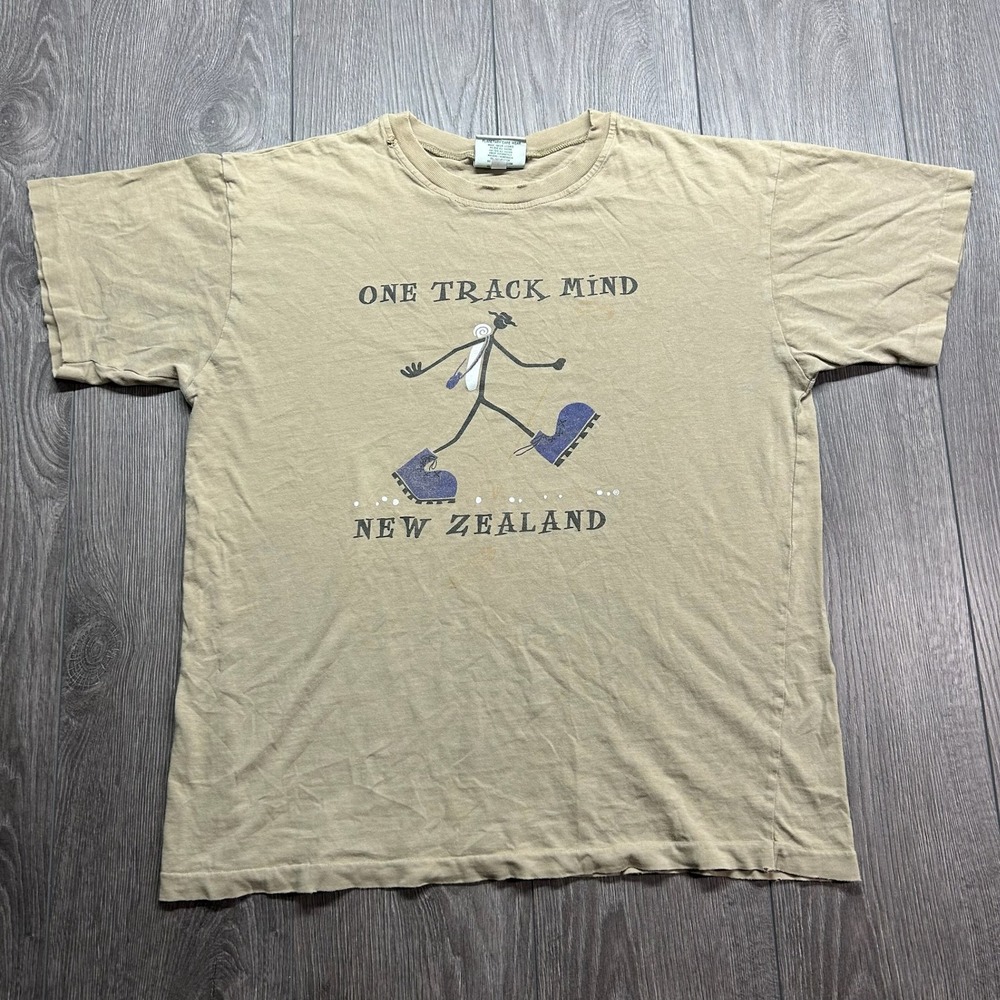 Vintage Clean Green Shirt Co New Zealand One Track Mind Hiker T-Shirt Tan Large